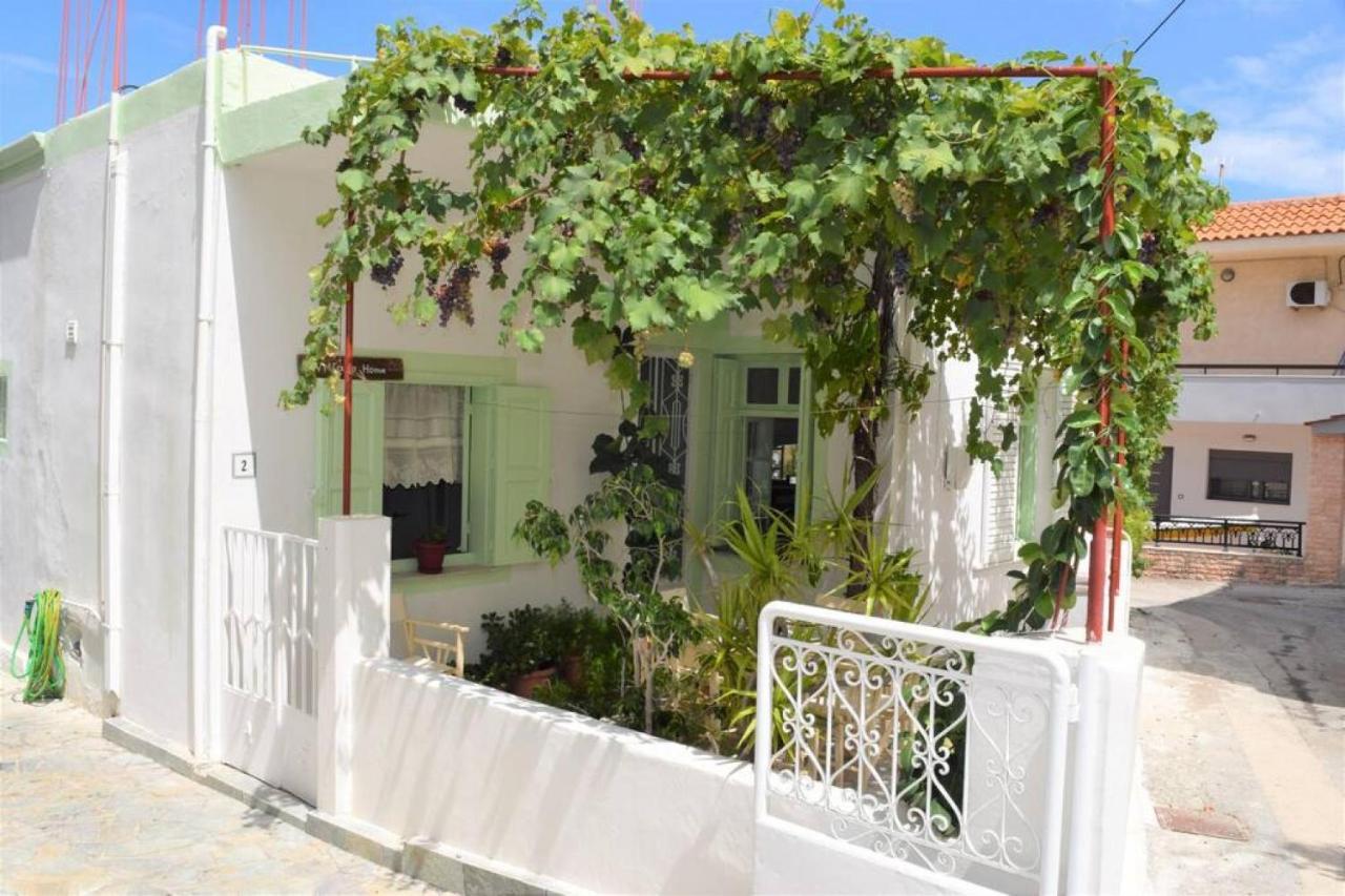 Village Home In Paradeísion Exterior foto